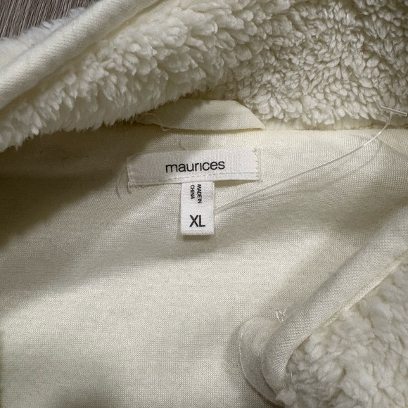 Maurices Cream Sherpa Vest - Picture 3 of 5